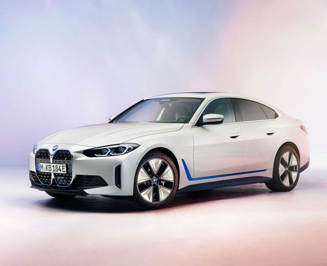 The BMW i4 EV goes official and it is getting 300 mile range